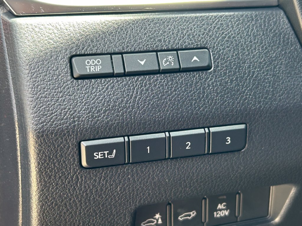 Used 2025 Lexus GX 550 w/ Accessory Package (2T) AWD/4WD image 32