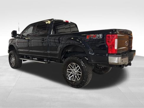 Used 2019 Ford F250 Lariat w/ Lariat Value Package image 3