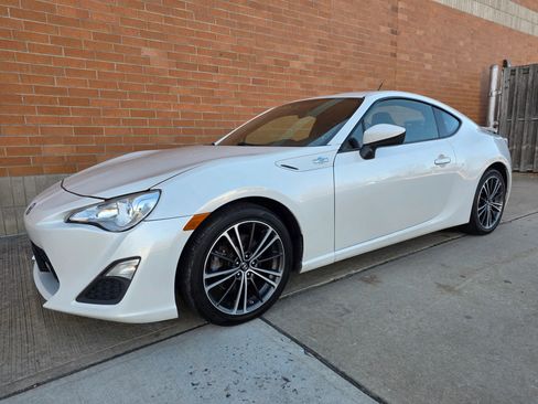 Used 2013 Scion FR-S image 1