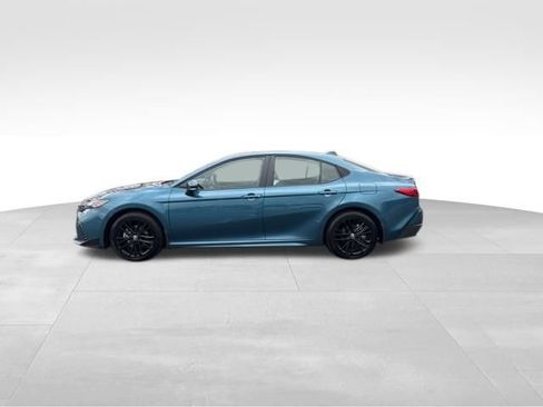 Certified 2025 Toyota Camry SE image 2