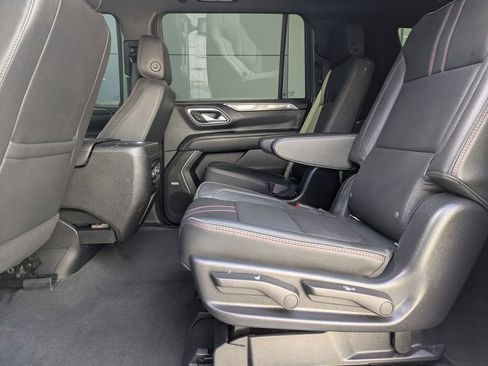 Used 2022 Chevrolet Suburban RST w/ Luxury Package RWD image 17