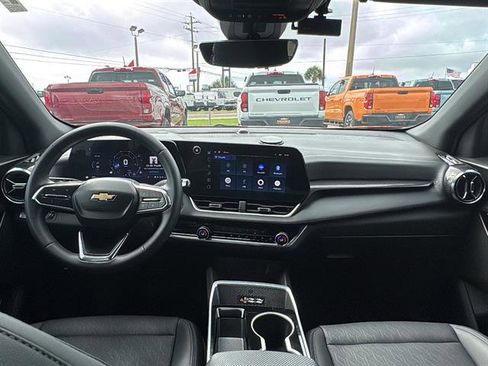 Used 2025 Chevrolet Equinox LT w/ Convenience Package II FWD image 19