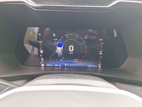 Used 2023 Chevrolet Colorado Z71 w/ Z71 Convenience Package 2 AWD/4WD image 5