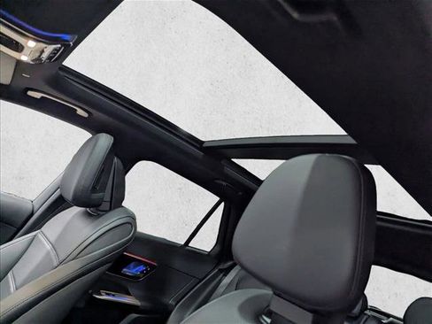 Used 2026 Mercedes-Benz GLC 300 image 15