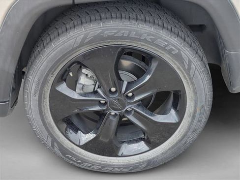 Used 2020 Jeep Compass Latitude image 19