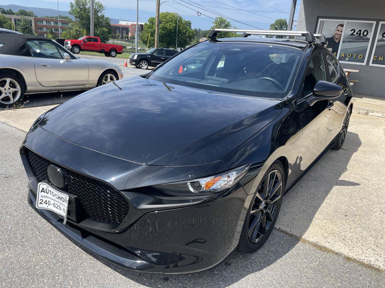 Used 2024 MAZDA MAZDA3 s FWD image 1