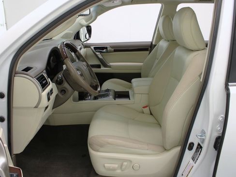 Used 2016 Lexus GX 460 w/ Premium Package AWD/4WD image 33