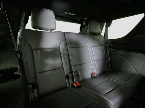 Used 2025 Chevrolet Tahoe Z71 w/ Comfort Package AWD/4WD image 32