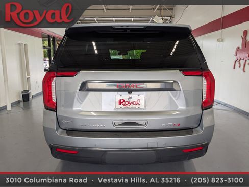 Used 2023 GMC Yukon AT4 w/ Technology Package AWD/4WD image 3