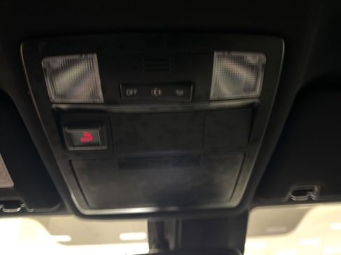 Used 2020 Toyota Tacoma TRD Sport image 33