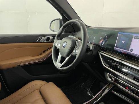 Used 2024 BMW X5 sDrive40i w/ Parking Assistance Package image 10