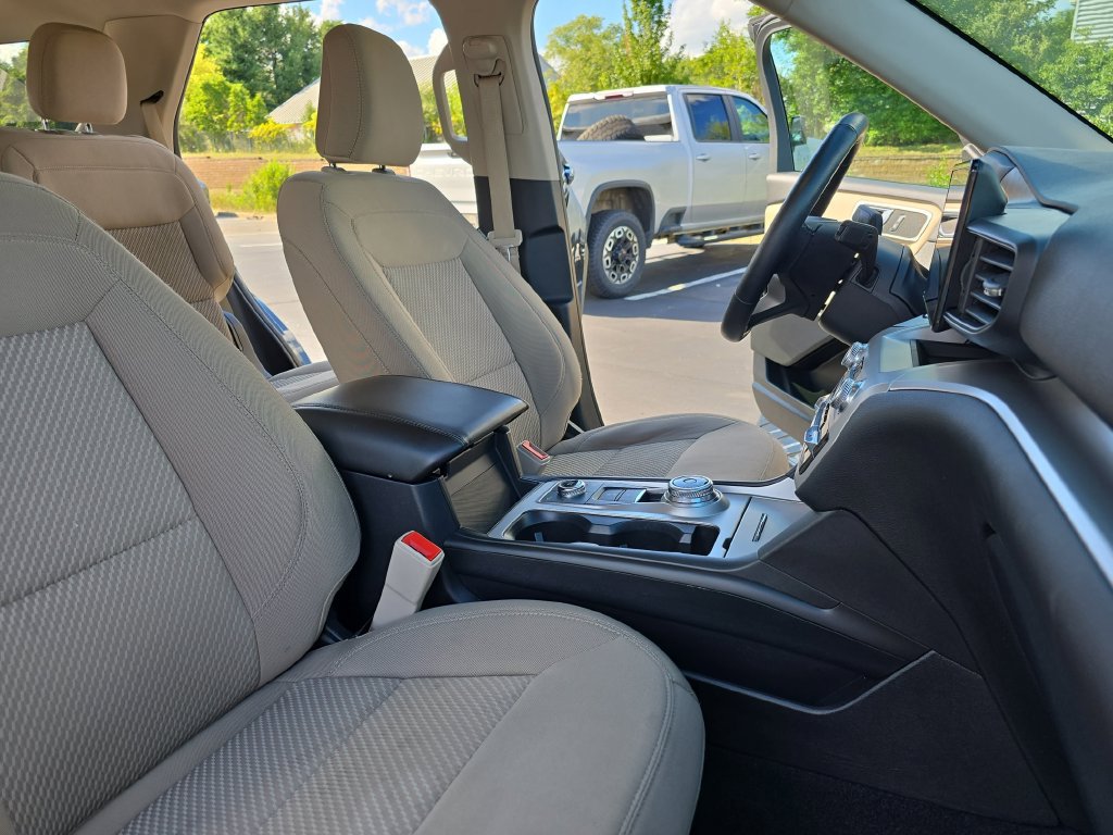 Used 2022 Ford Explorer XLT AWD/4WD image 12