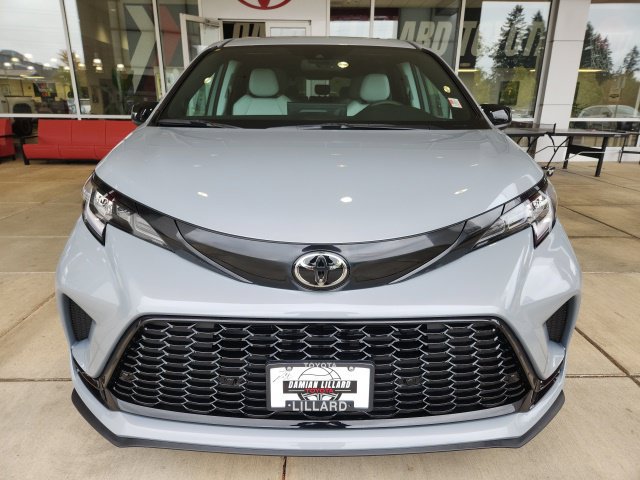 Used 2026 Toyota Sienna XSE AWD/4WD image 5