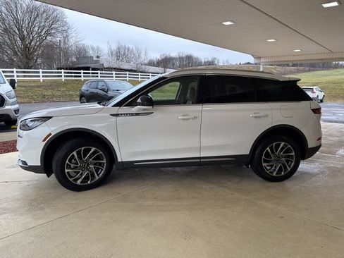 Used 2022 Lincoln Corsair AWD w/ Equipment Group 101A image 5