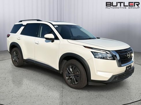 Used 2024 Nissan Pathfinder SV w/ SV Premium Package AWD/4WD image 6