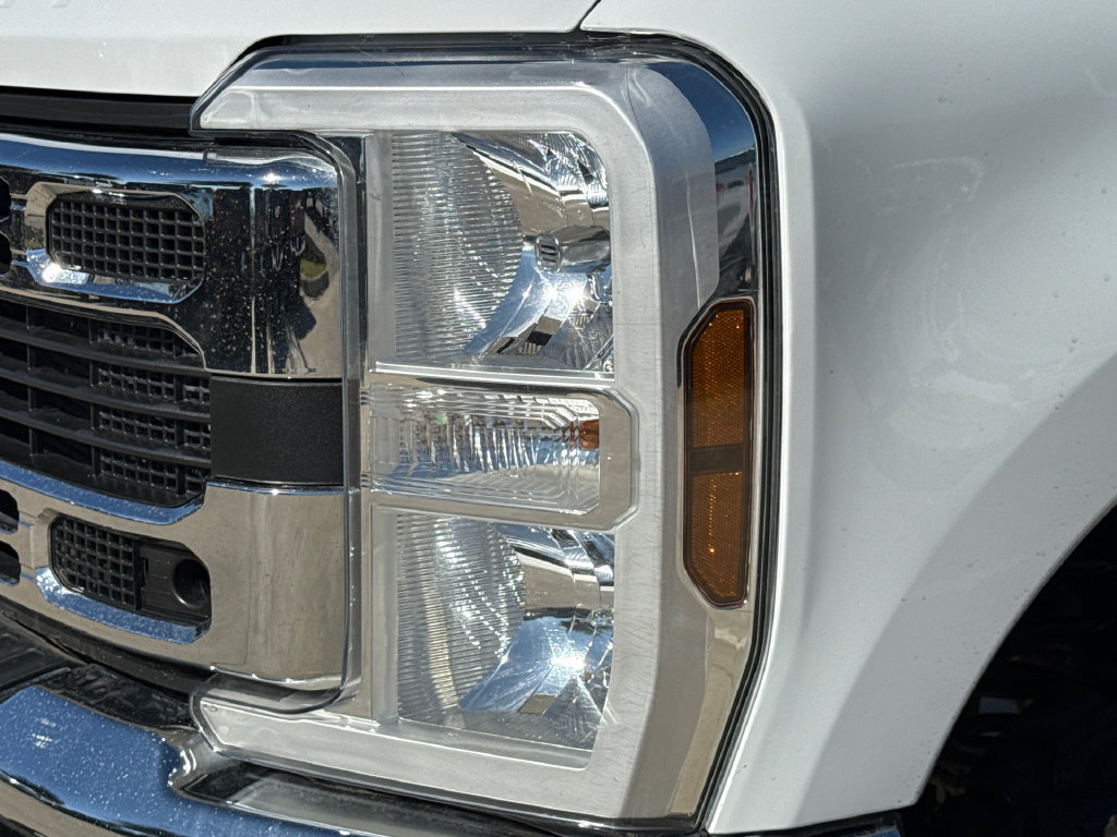 Used 2024 Ford F250 XLT w/ FX4 Off-Road Package AWD/4WD image 4