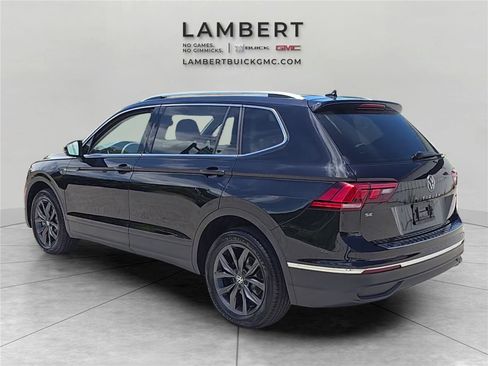 Used 2023 Volkswagen Tiguan SE w/ Panoramic Sunroof Package AWD/4WD image 3