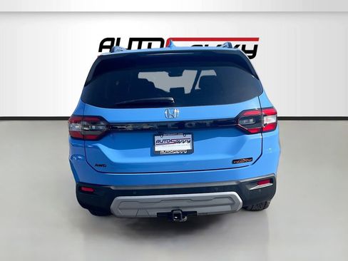 Used 2025 Honda Pilot TrailSport image 6