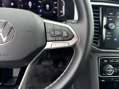 Used 2023 Volkswagen Atlas SE w/ Panoramic Sunroof Package image 17