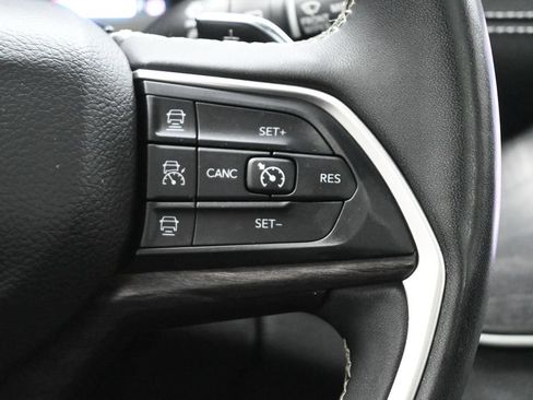 Used 2023 Jeep Grand Cherokee L Limited RWD image 8