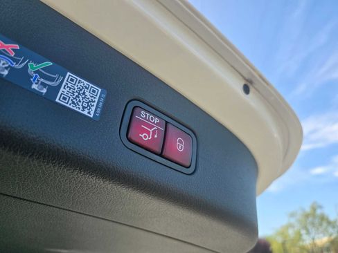 Certified 2026 Mercedes-Benz GLC 300 image 19