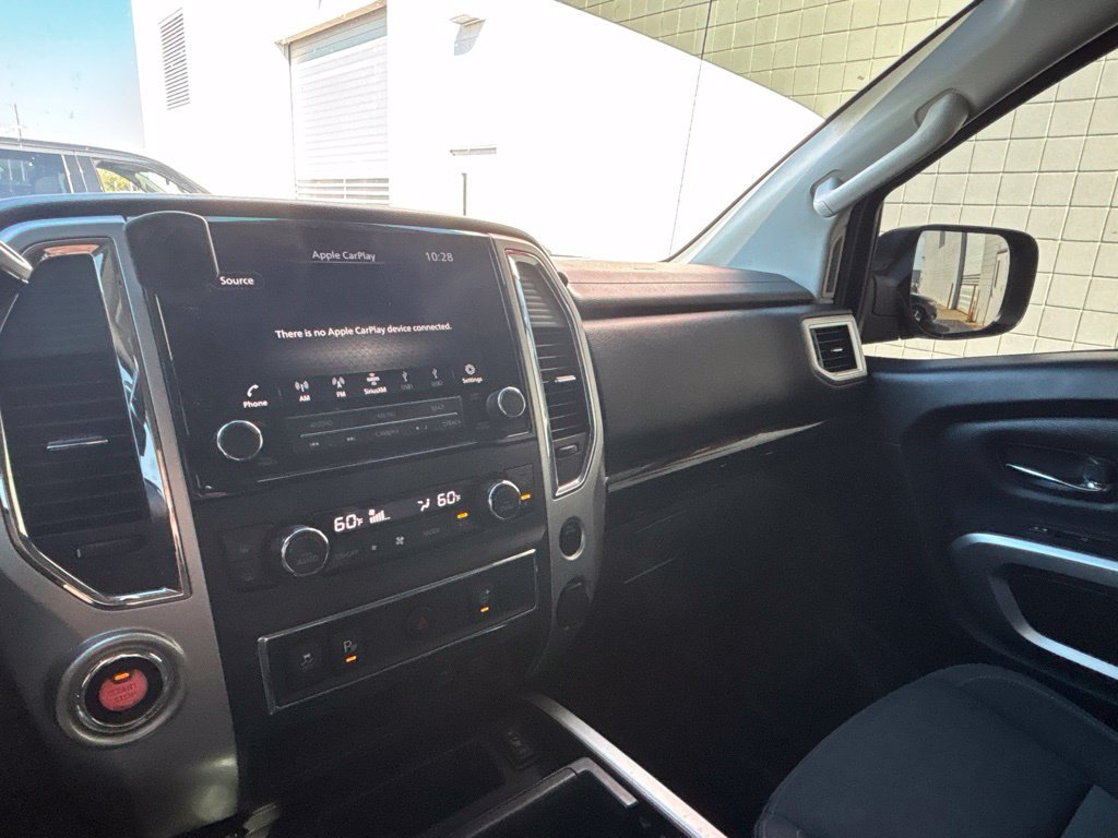 Used 2021 Nissan Titan SV w/ SV Convenience Package RWD image 16