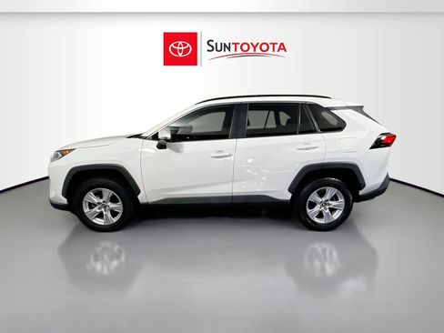 Used 2021 Toyota RAV4 XLE w/ Convenience Package image 7
