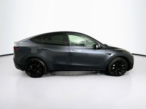 Used 2025 Tesla Model Y Long Range RWD image 10
