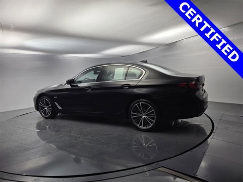Certified 2023 BMW 530e w/ Premium Package image 7