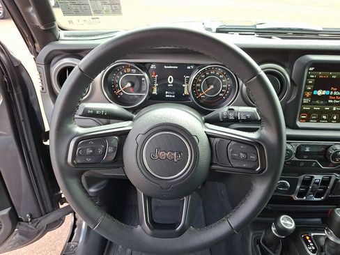 Used 2022 Jeep Wrangler Unlimited Willys image 20