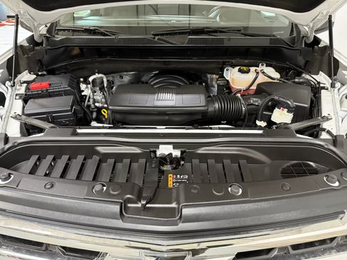 Used 2025 Chevrolet Silverado 1500 LT AWD/4WD image 12