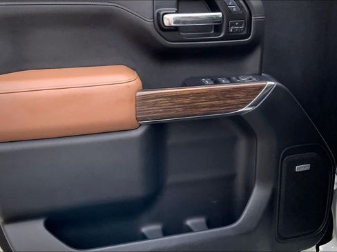 Used 2019 Chevrolet Silverado 1500 High Country w/ Technology Package RWD image 19