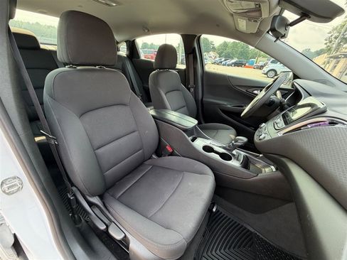 Used 2021 Chevrolet Malibu LT FWD image 19