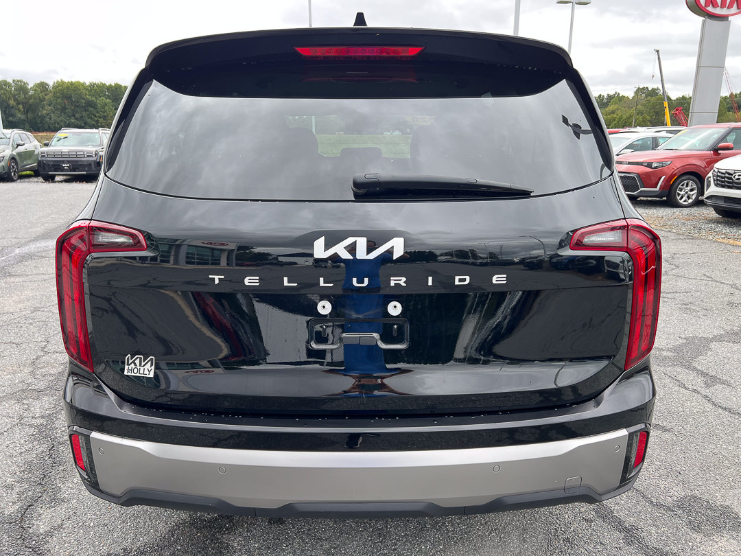 Used 2025 Kia Telluride LX FWD image 5