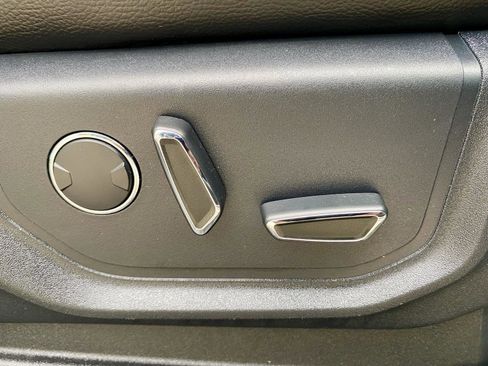 Used 2017 Ford F150 Lariat image 17