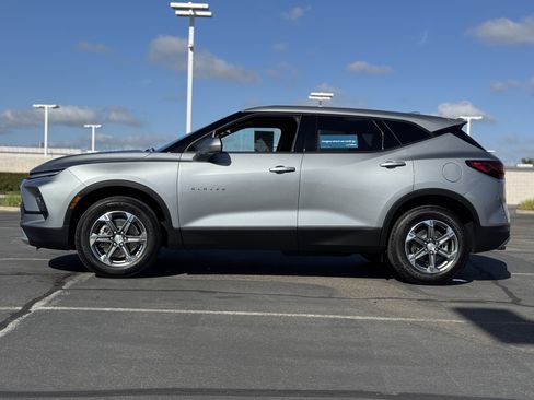 Used 2023 Chevrolet Blazer LT image 4