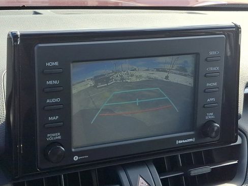 Used 2020 Toyota RAV4 XLE w/ Convenience Package image 19