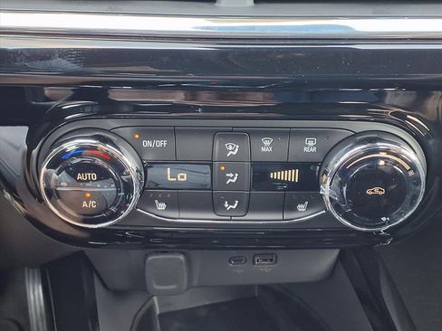 New 2026 Chevrolet Trax RS w/ Sunroof Package image 14