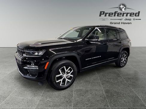 Used 2024 Jeep Grand Cherokee Limited w/ Luxury Tech Group II AWD/4WD image 10