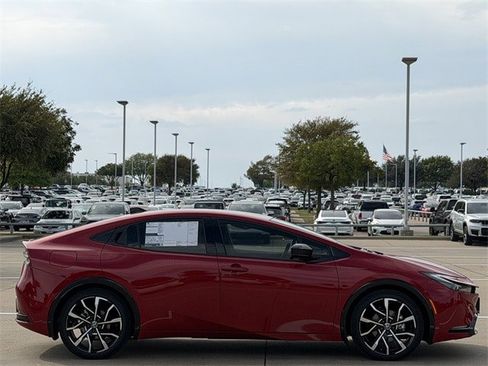 New 2026 Toyota Prius Plug-In Hybrid image 3