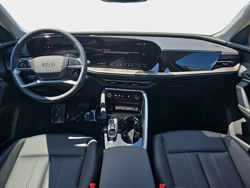 Used 2025 Audi Q5 Premium w/ Convenience Package AWD/4WD image 10