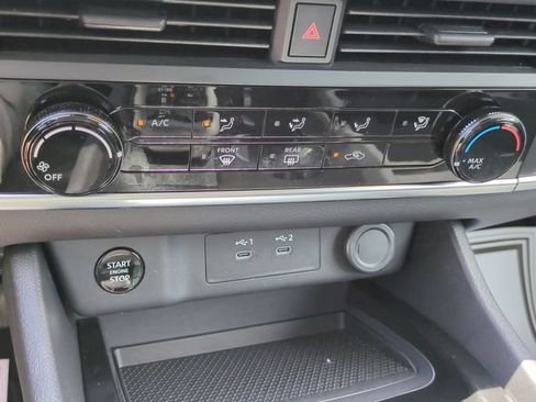 Used 2026 Nissan Rogue S FWD image 17
