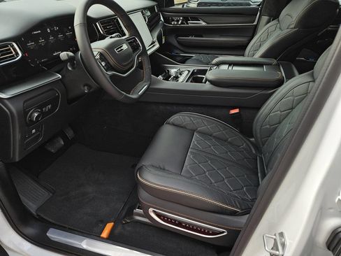 New 2026 Jeep Grand Wagoneer L Summit AWD/4WD image 16