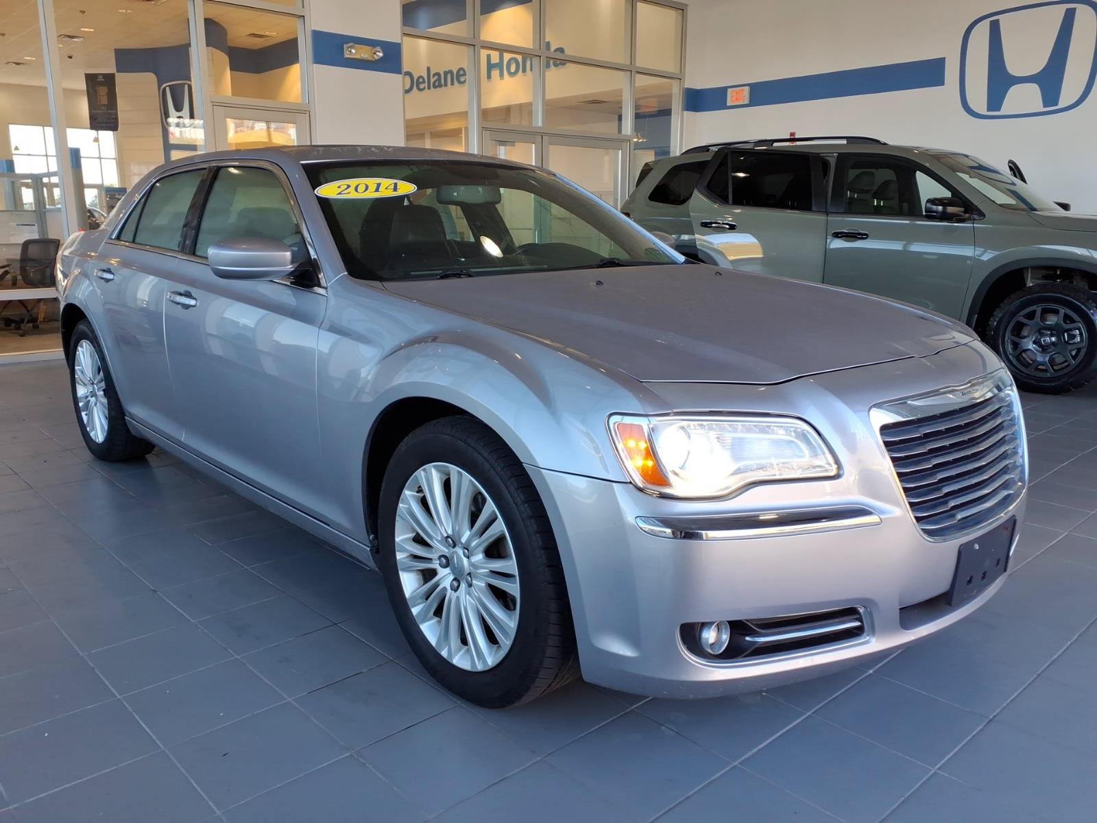 Used 2014 Chrysler 300 AWD w/ Driver Convenience Group image 1