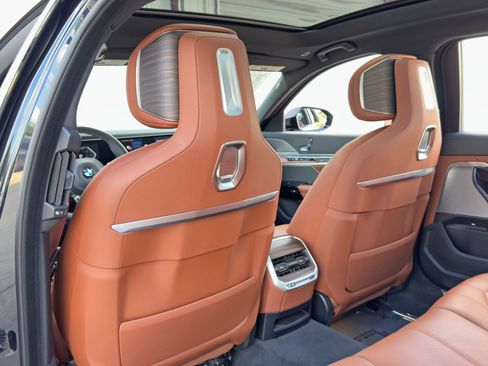 Used 2023 BMW 760i xDrive image 48