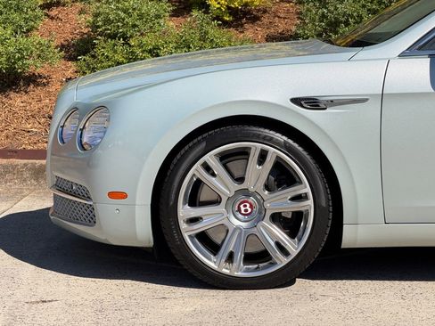 Used 2018 Bentley Flying Spur V8 AWD/4WD image 12