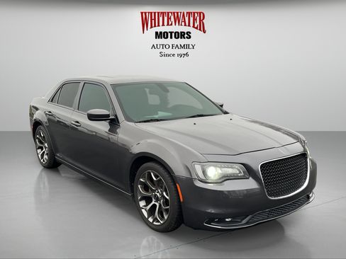 Used 2016 Chrysler 300 S image 7