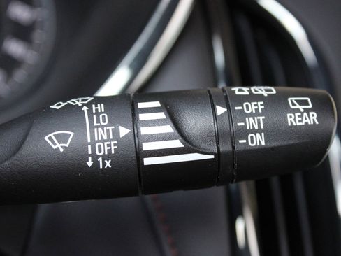 Used 2024 Chevrolet Equinox RS FWD image 35