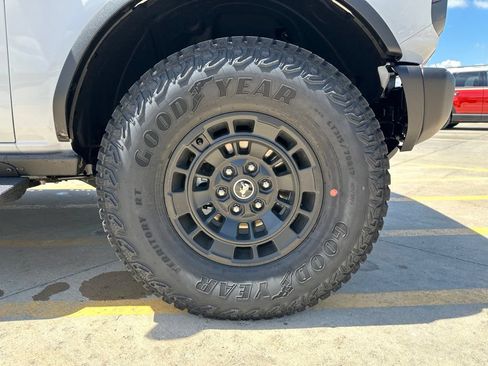 New 2026 Ford Bronco Badlands AWD/4WD image 38