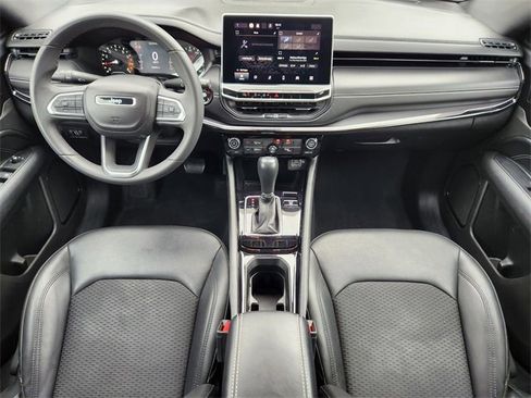 Used 2022 Jeep Compass Altitude image 23